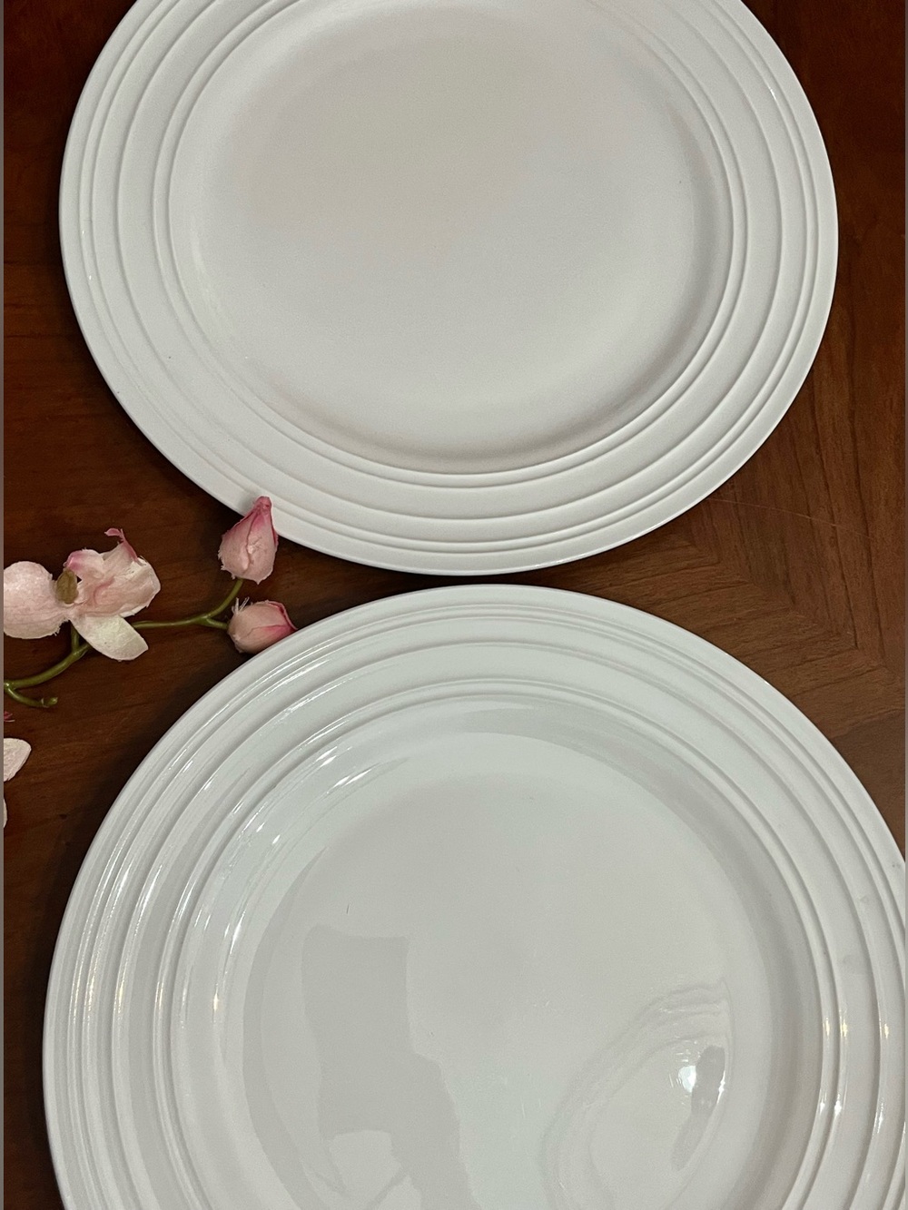Set of 2 Mikasa Ciara Swirl White Bone China Dinner Plates 11” Concentric Ring